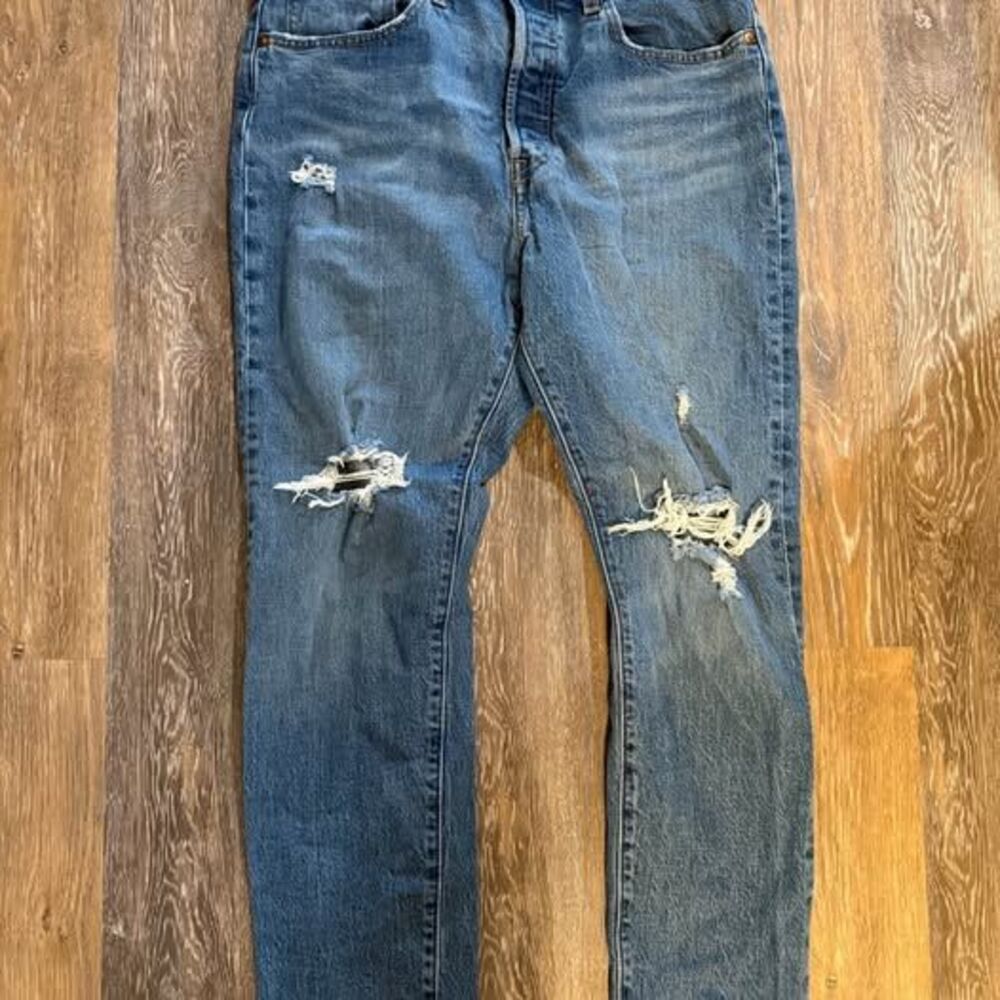 Levi's 501 size 31 Button Fly Skinny Distressed Jeans